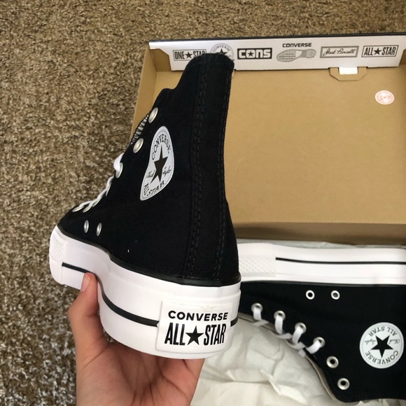 Hello Kitty Platform Converse - Picture 4 of 7